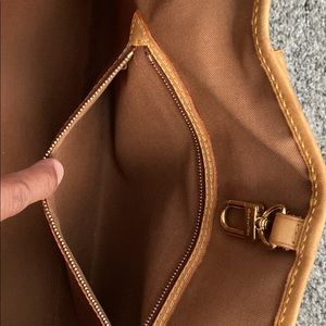 3 days SALE ONLY!💯Louis Vuitton Batignolles Handbag Monogram Canvas Horizontal!